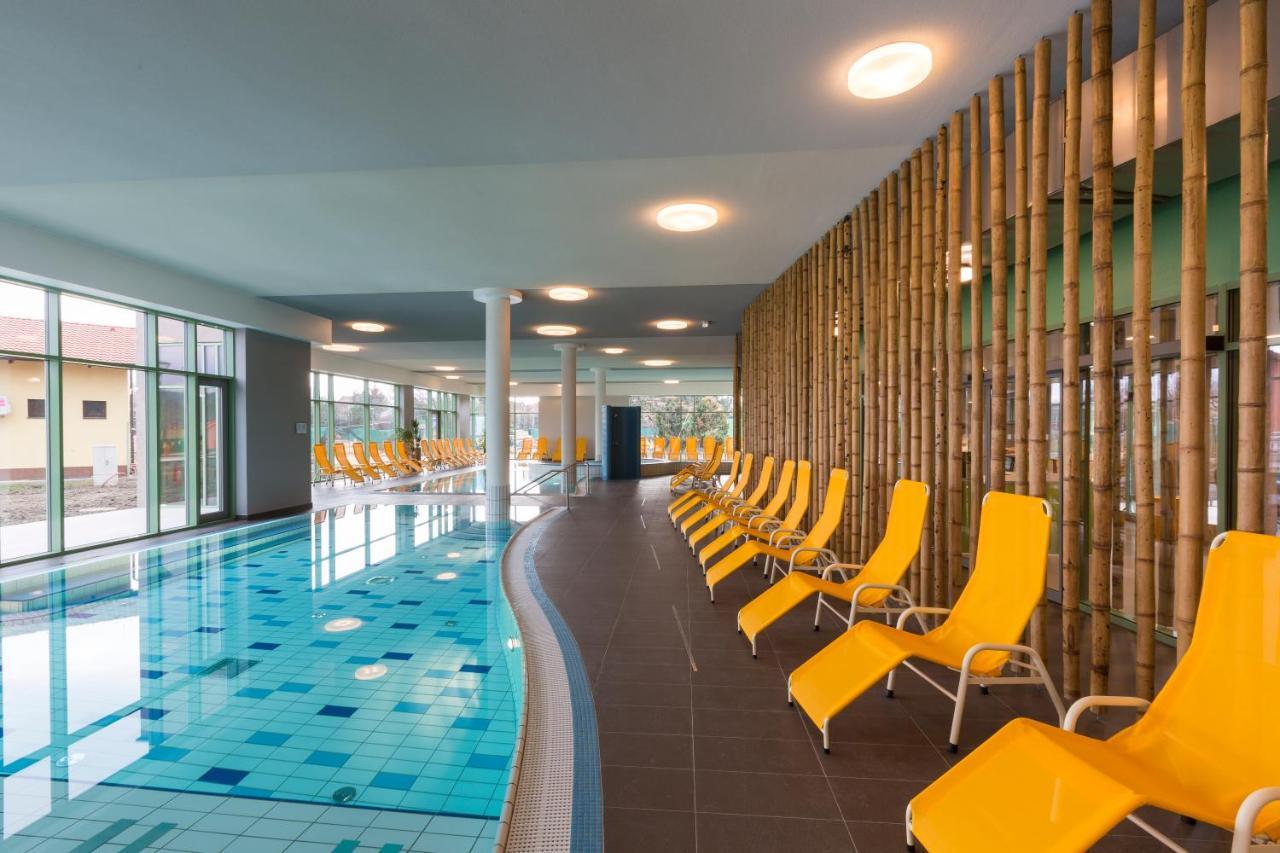 Wellness Hotel Thermal Sturovo Exterior photo