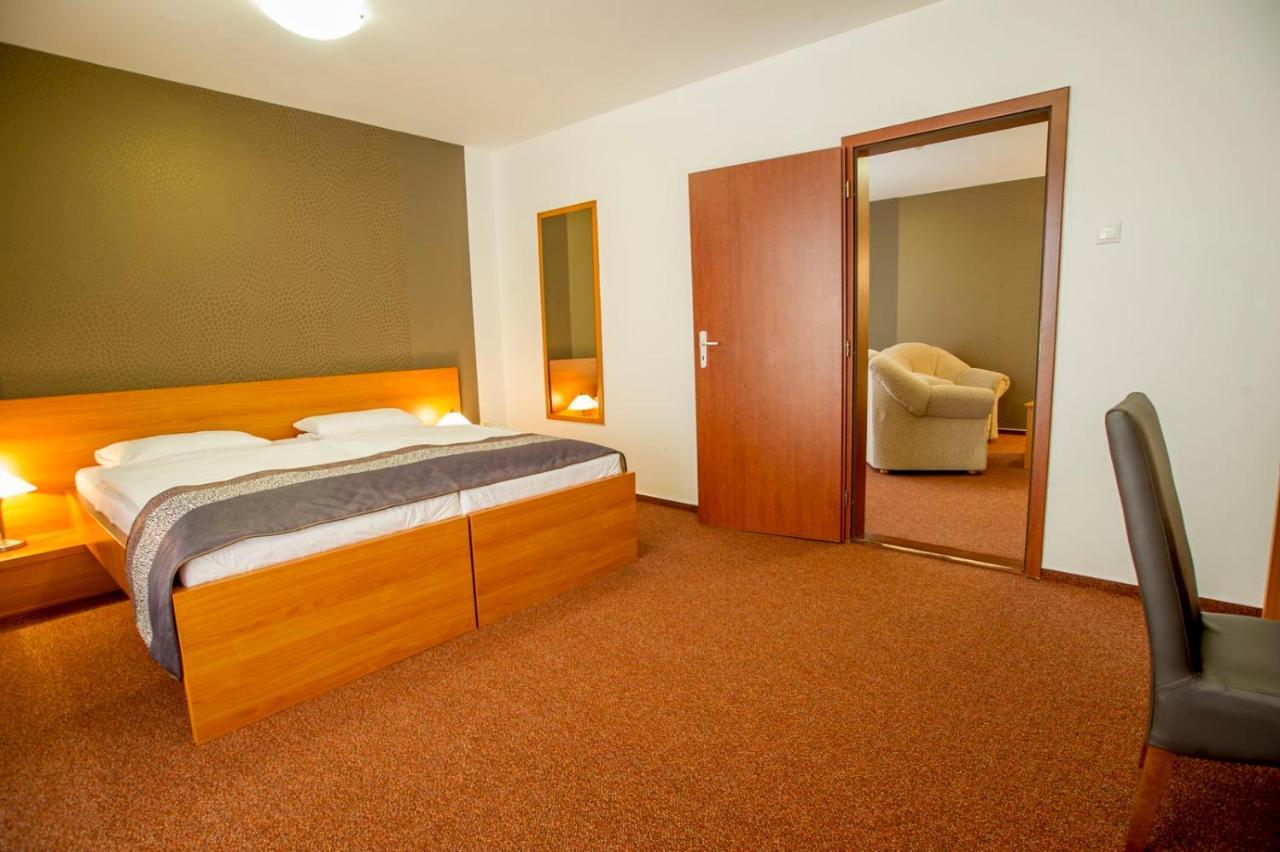 Wellness Hotel Thermal Sturovo Exterior photo