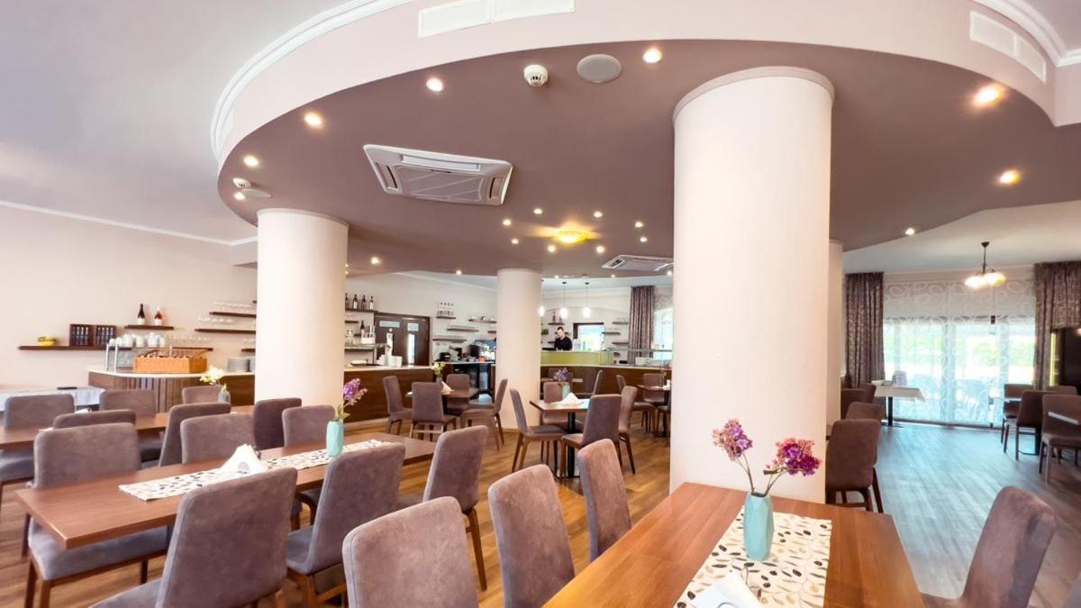 Wellness Hotel Thermal Sturovo Exterior photo