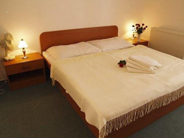 Wellness Hotel Thermal Sturovo Exterior photo
