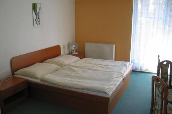 Wellness Hotel Thermal Sturovo Exterior photo