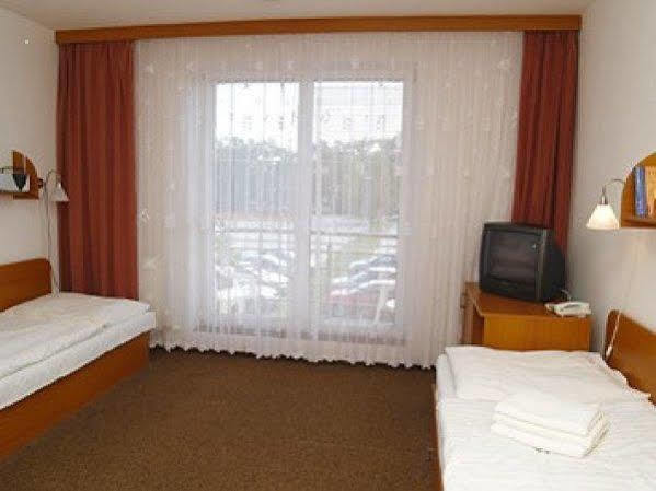 Wellness Hotel Thermal Sturovo Exterior photo