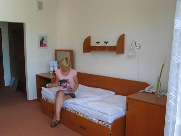 Wellness Hotel Thermal Sturovo Exterior photo