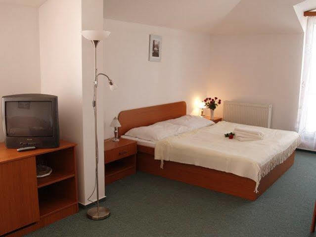 Wellness Hotel Thermal Sturovo Exterior photo