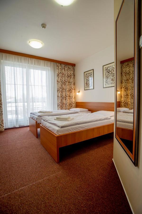 Wellness Hotel Thermal Sturovo Exterior photo